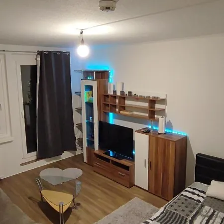 Apartment Gemuetliches Es Handelt Sich Hier Um Ein Private-zimmer In Einer Mit Gemeinsamen Badezimmer Nicht Um *